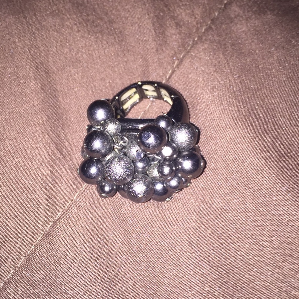 Gray/silver beaded ring
